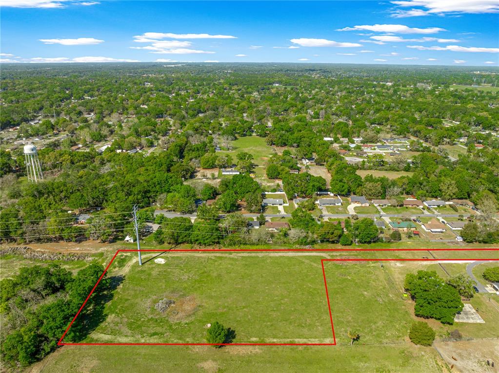Northeast 49th Street Ocala, FL 34479 - Photo 3 of 4 a view of a field with an ocean