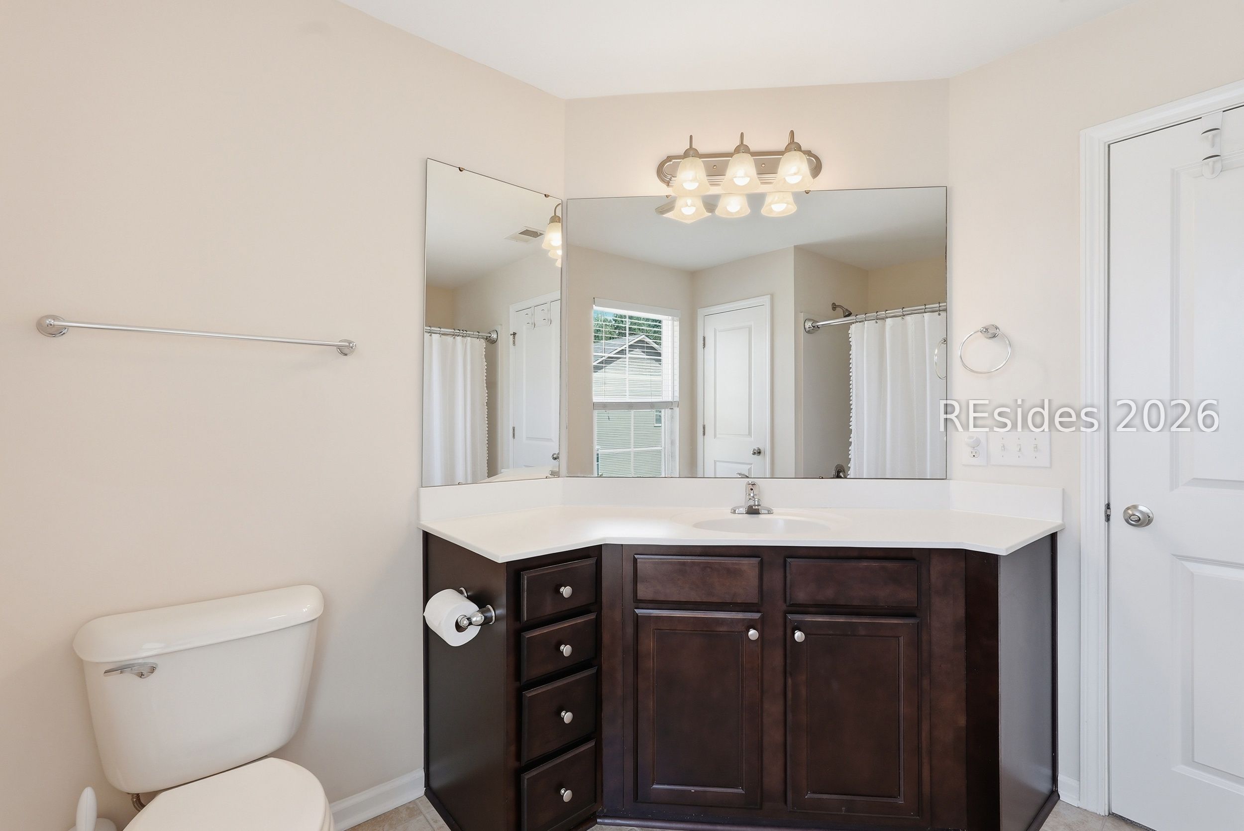 104 Brickway Street Bluffton, SC 29910 - Photo 29 of 35 Large sink area