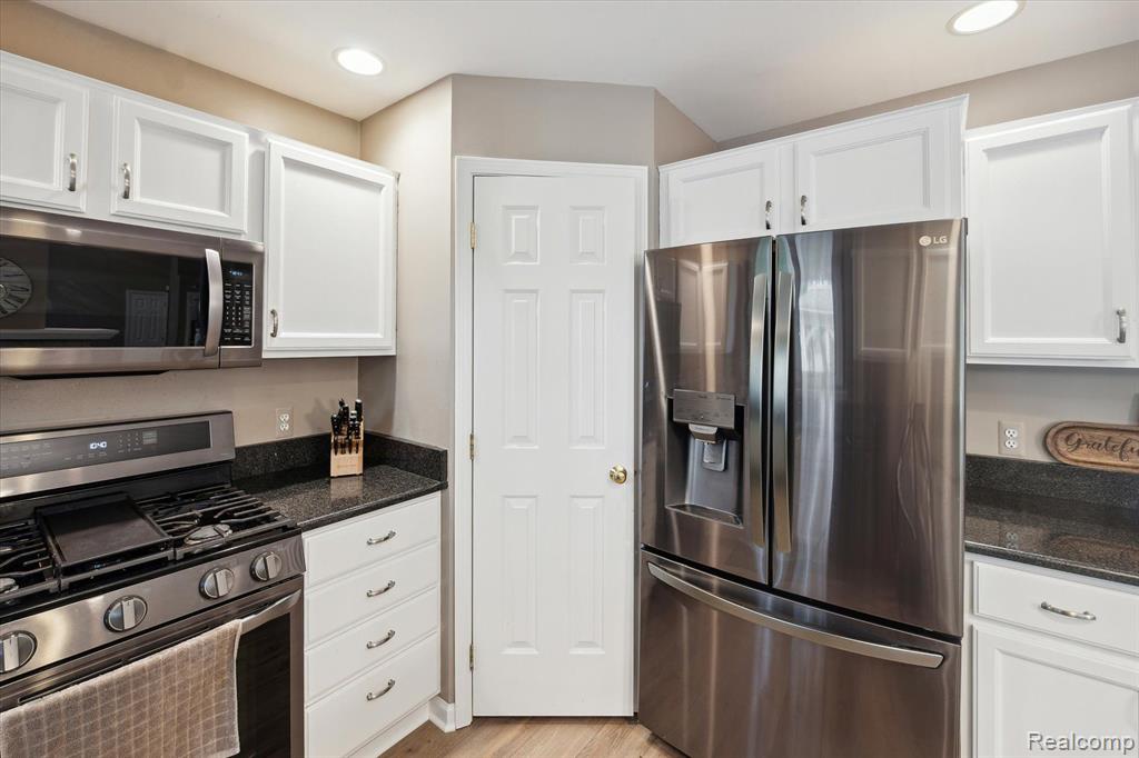 10881 Ridge View Trail Fenton, MI 48430 - Photo 14 of 45