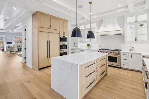 $2,500,000 | 6022 North Ionia Avenue, Chicago, IL 60646
