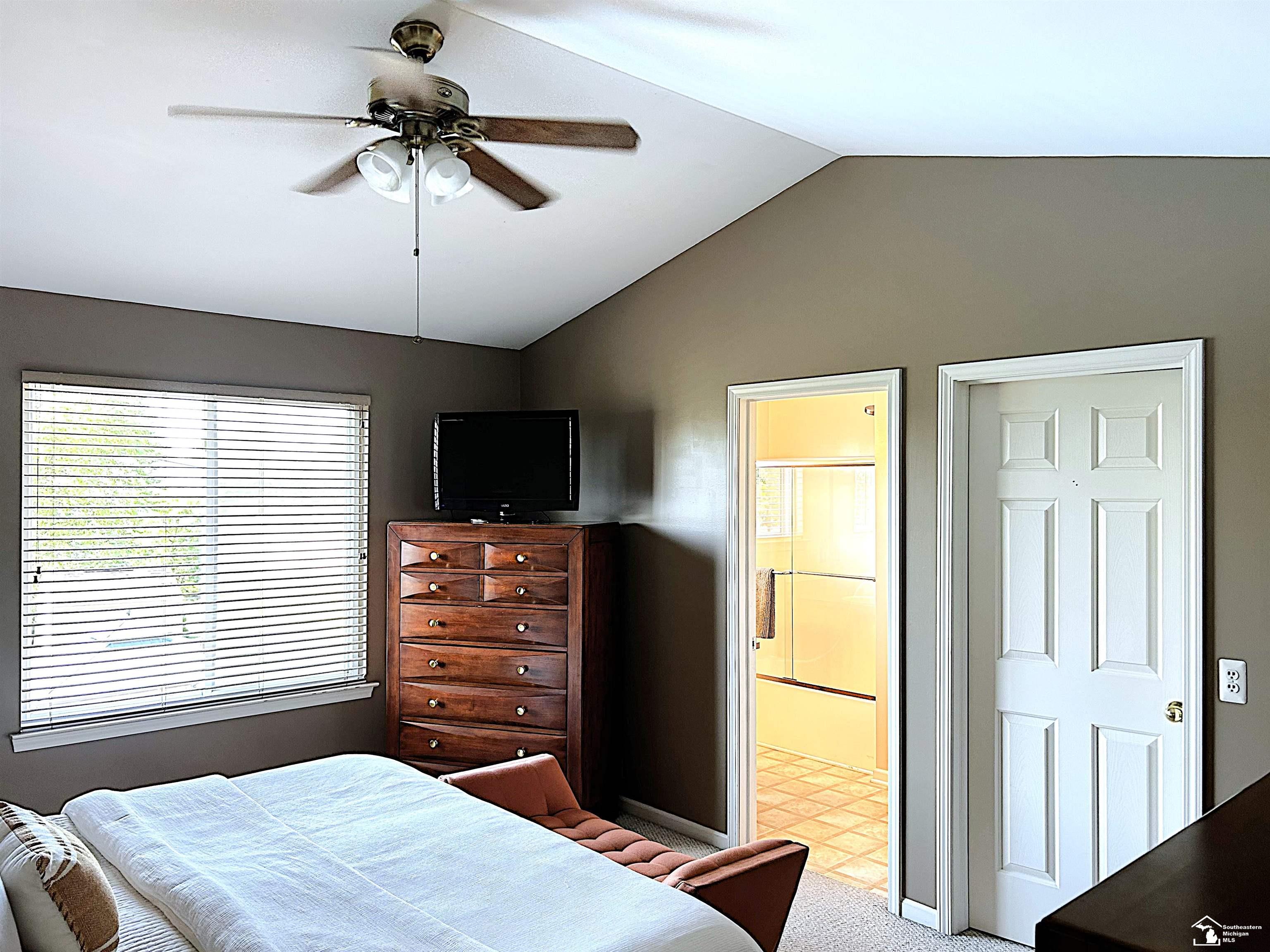 209 Dundee Ridge Drive Dundee, MI 48131 - Photo 12 of 32 50187129-9a6af422-2bc0-44e2-8e41-b4bd443cea86.JPG