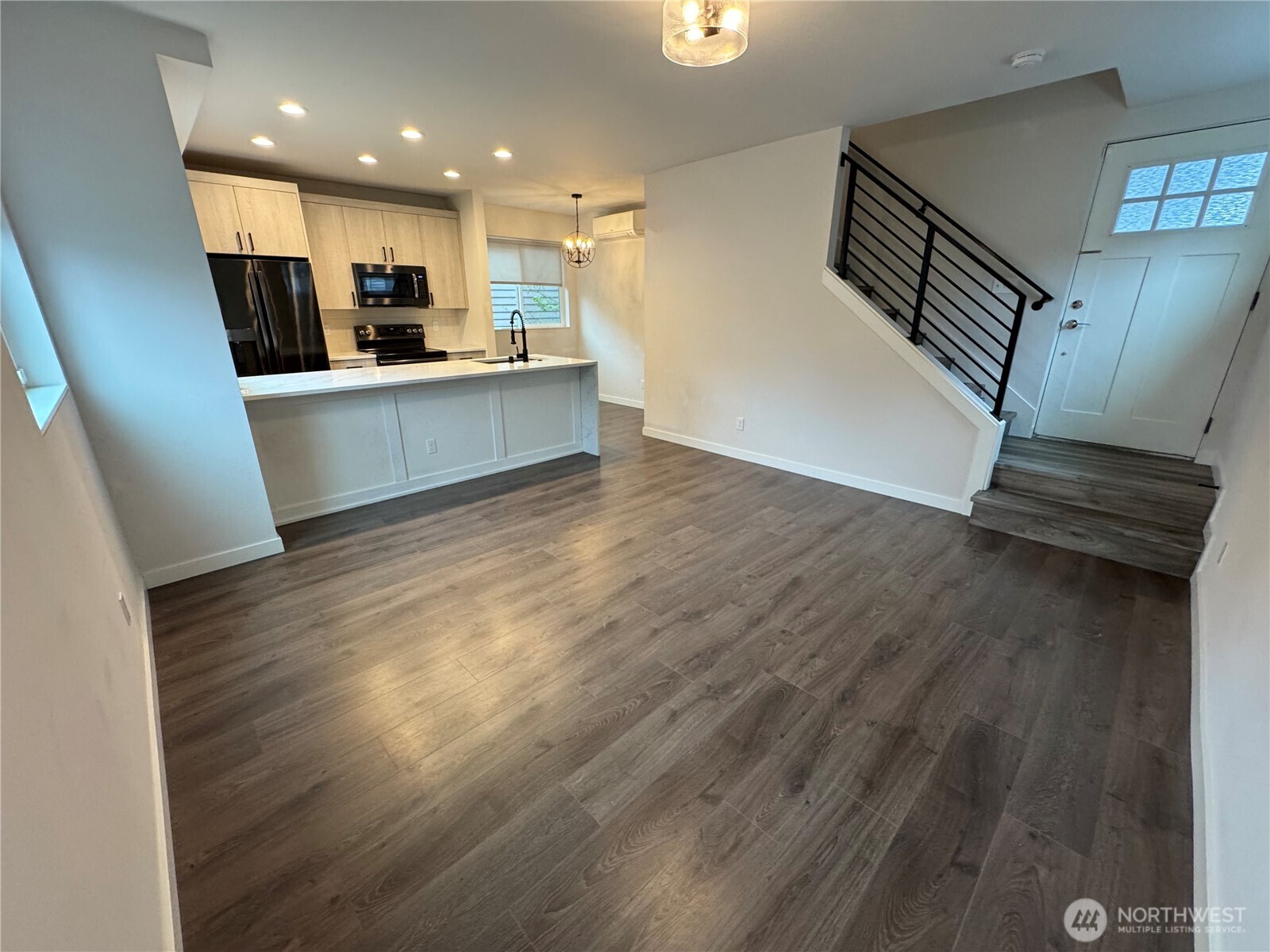 919 North 103rd Street, Unit B Seattle, WA 98133 - Photo 17 of 22