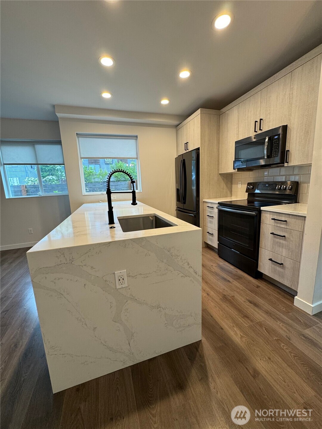 919 North 103rd Street, Unit B Seattle, WA 98133 - Photo 19 of 22