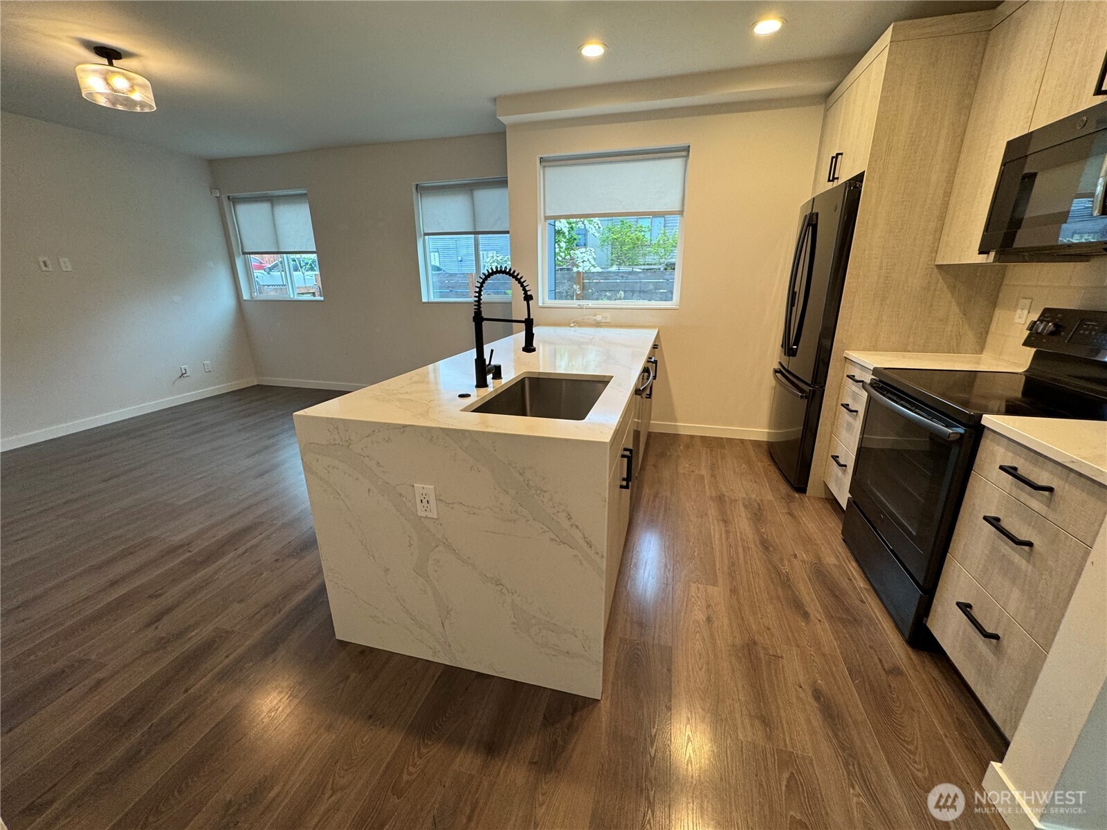 919 North 103rd Street, Unit B Seattle, WA 98133 - Photo 20 of 22