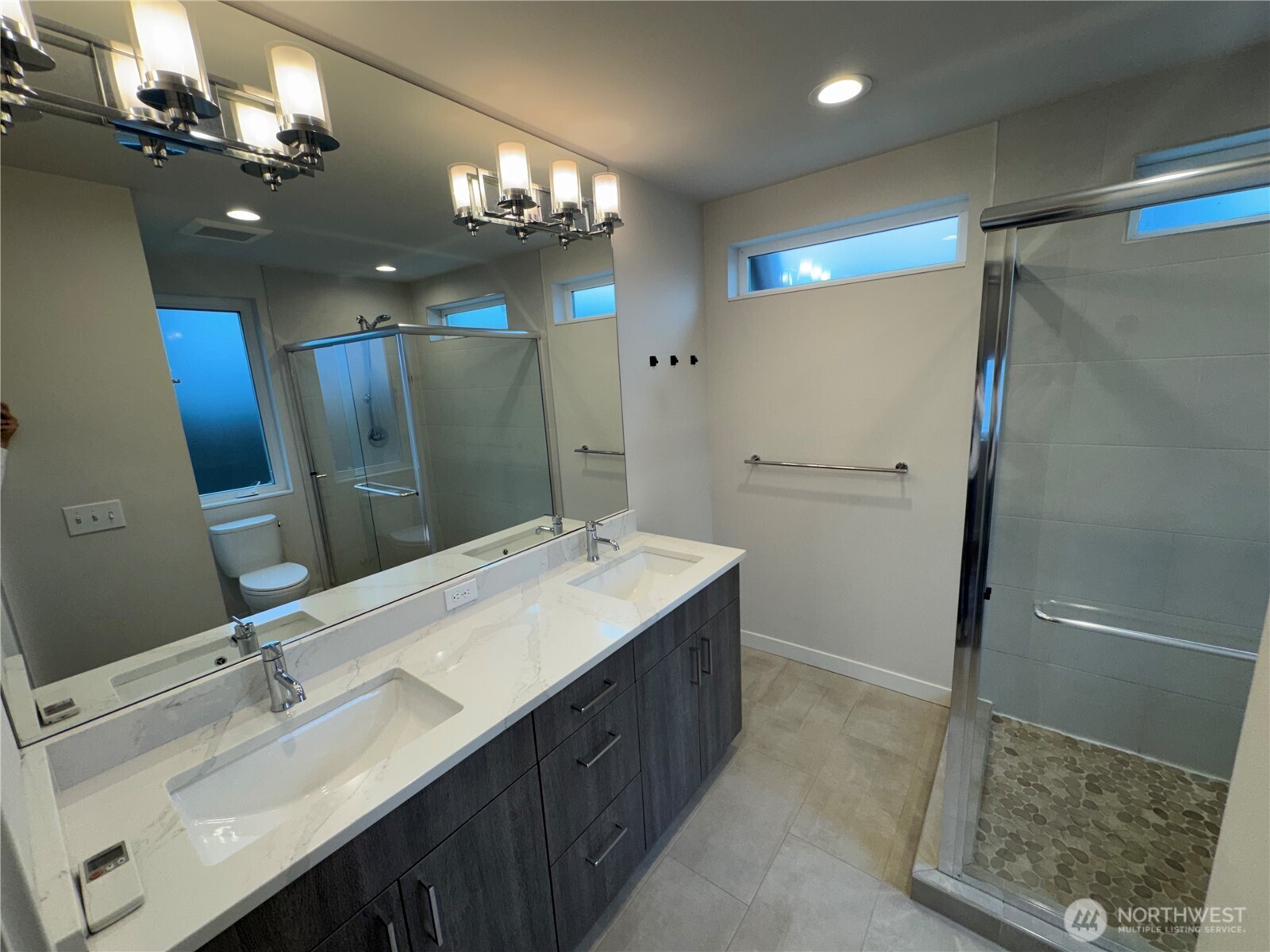 919 North 103rd Street, Unit B Seattle, WA 98133 - Photo 3 of 22