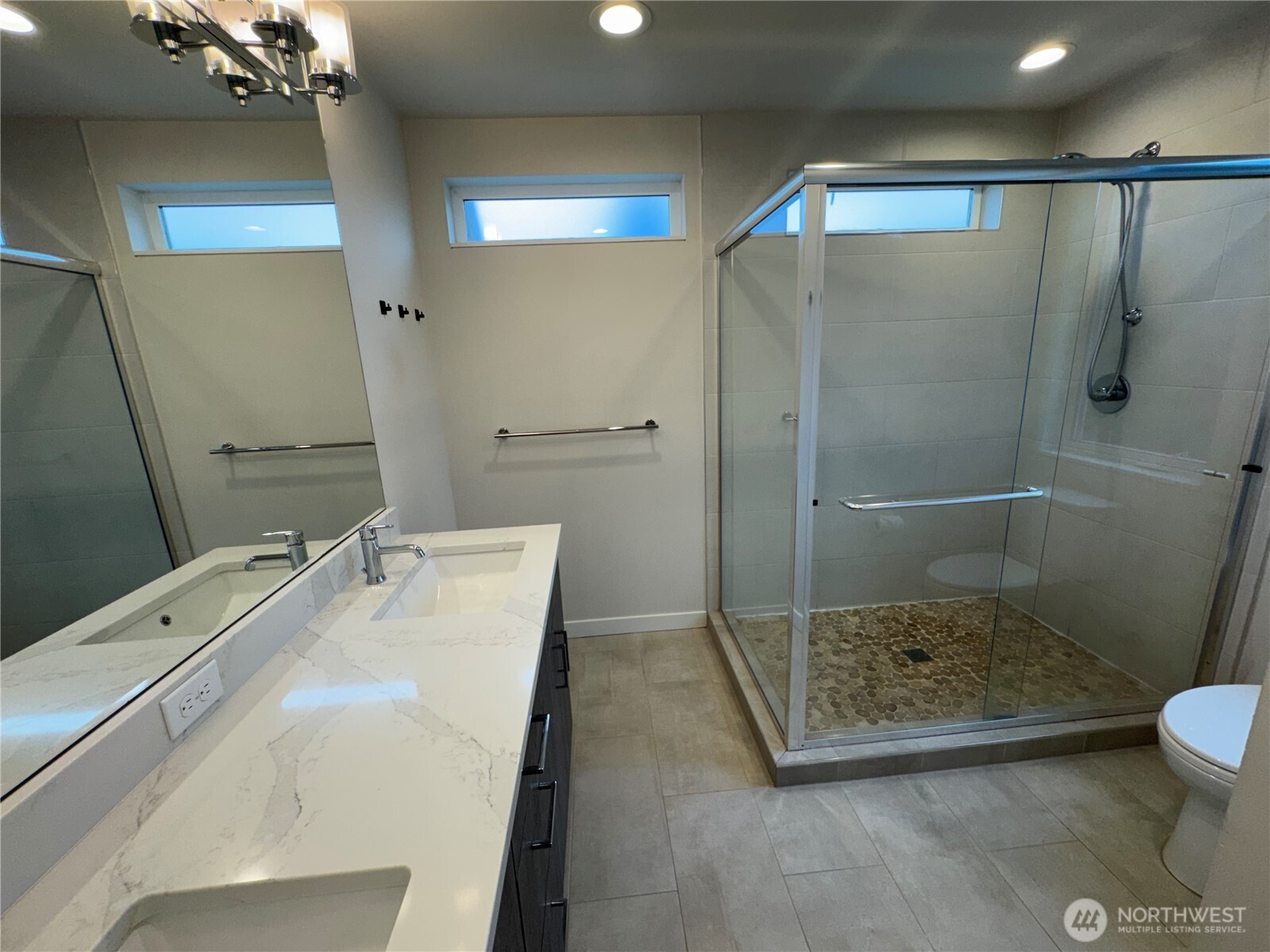 919 North 103rd Street, Unit B Seattle, WA 98133 - Photo 4 of 22