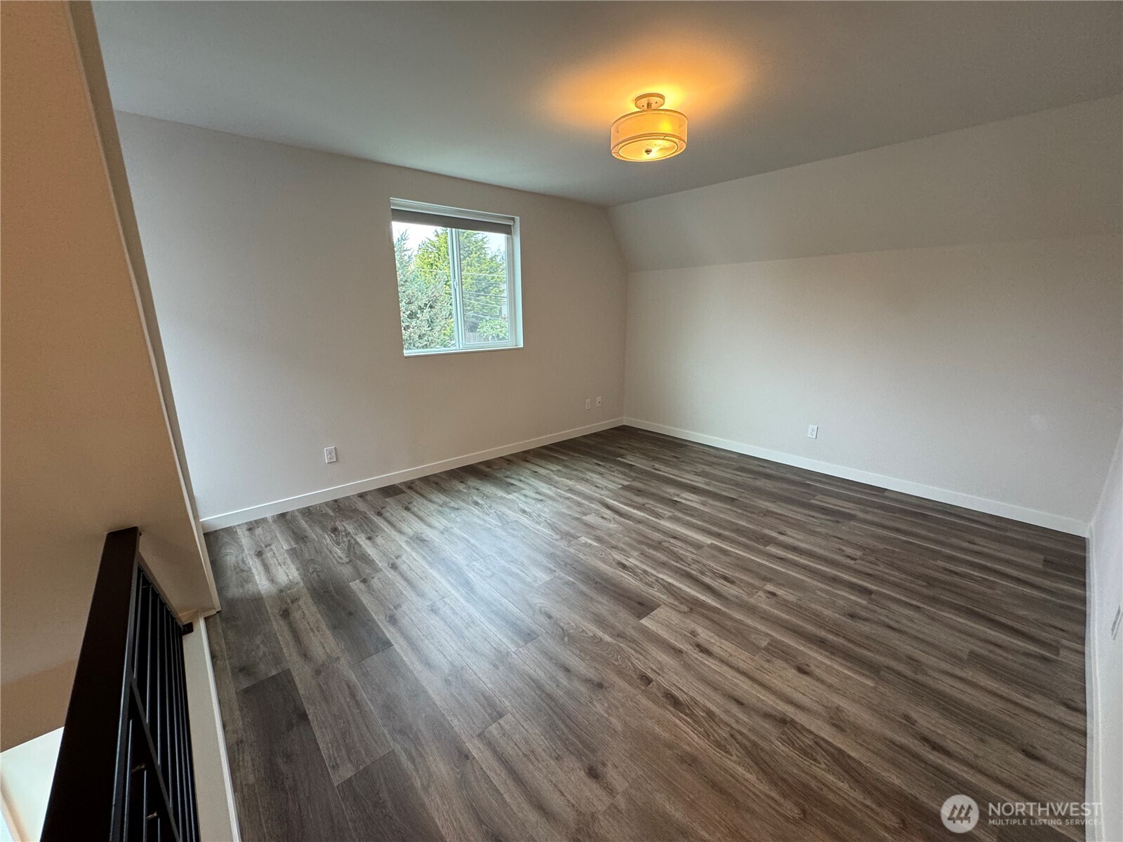 919 North 103rd Street, Unit B Seattle, WA 98133 - Photo 5 of 22