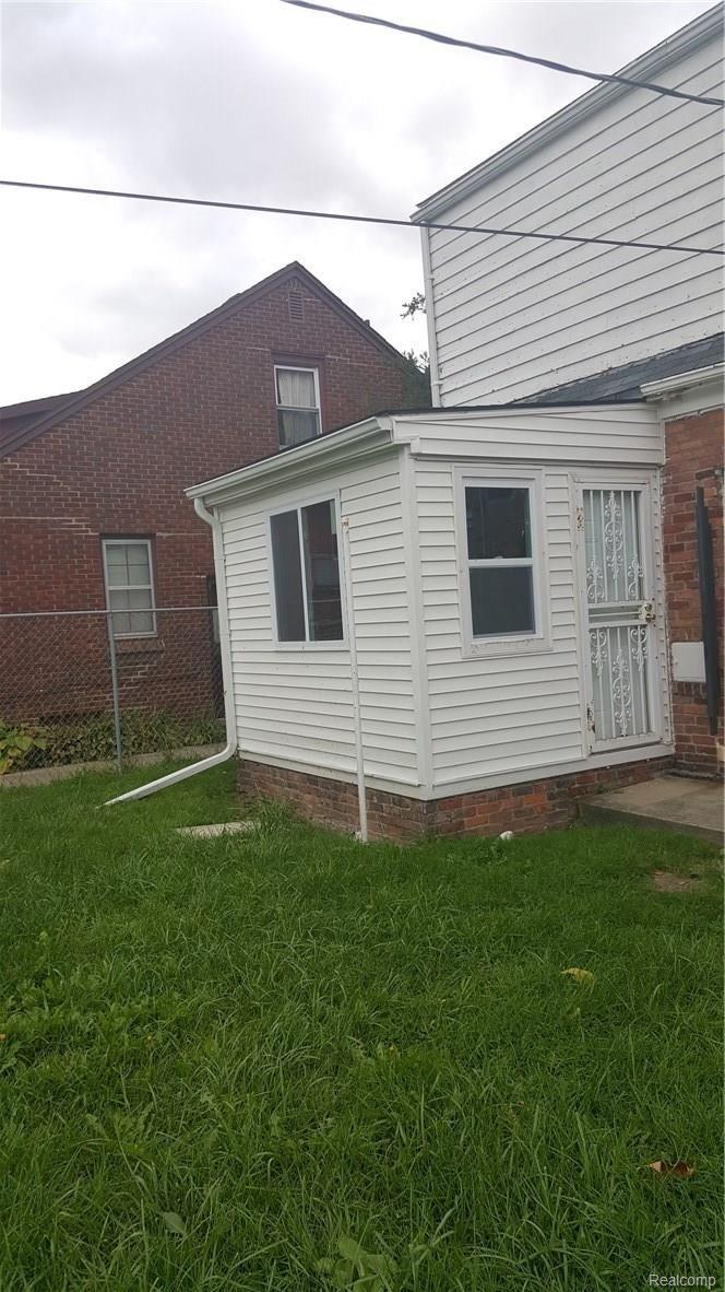 18652 Coyle Street Detroit, MI 48235 - Photo 2 of 12 back.jpg