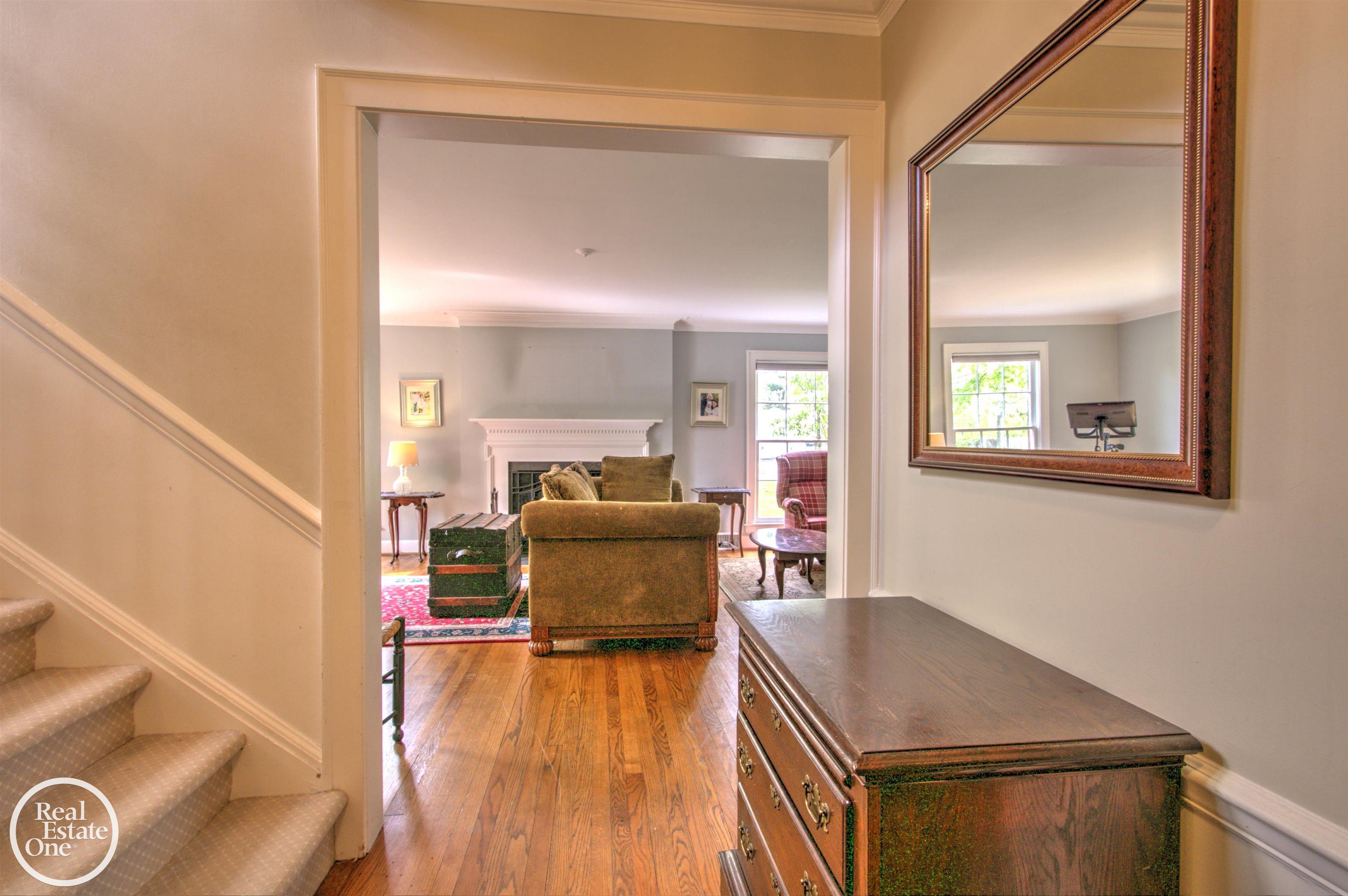 203 Ridge Road Grosse Pointe Farms, MI 48236 - Photo 11 of 51