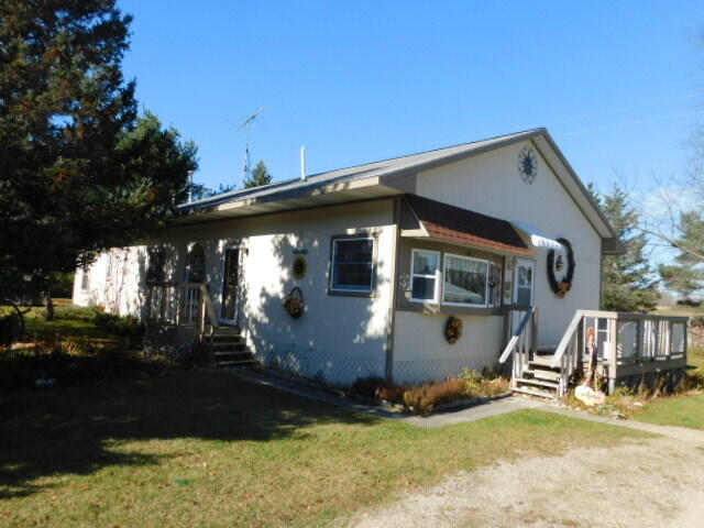 10908 Johnson Road Brethren, MI 49619 - Photo 2 of 54 DSCN1537