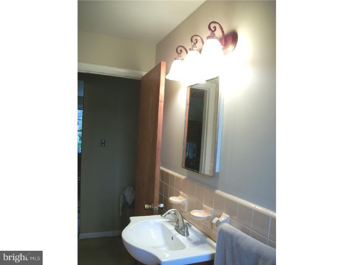 5957 Stovers Mill Road Doylestown, PA 18902 - Photo 7 of 23 Gallery Image 7