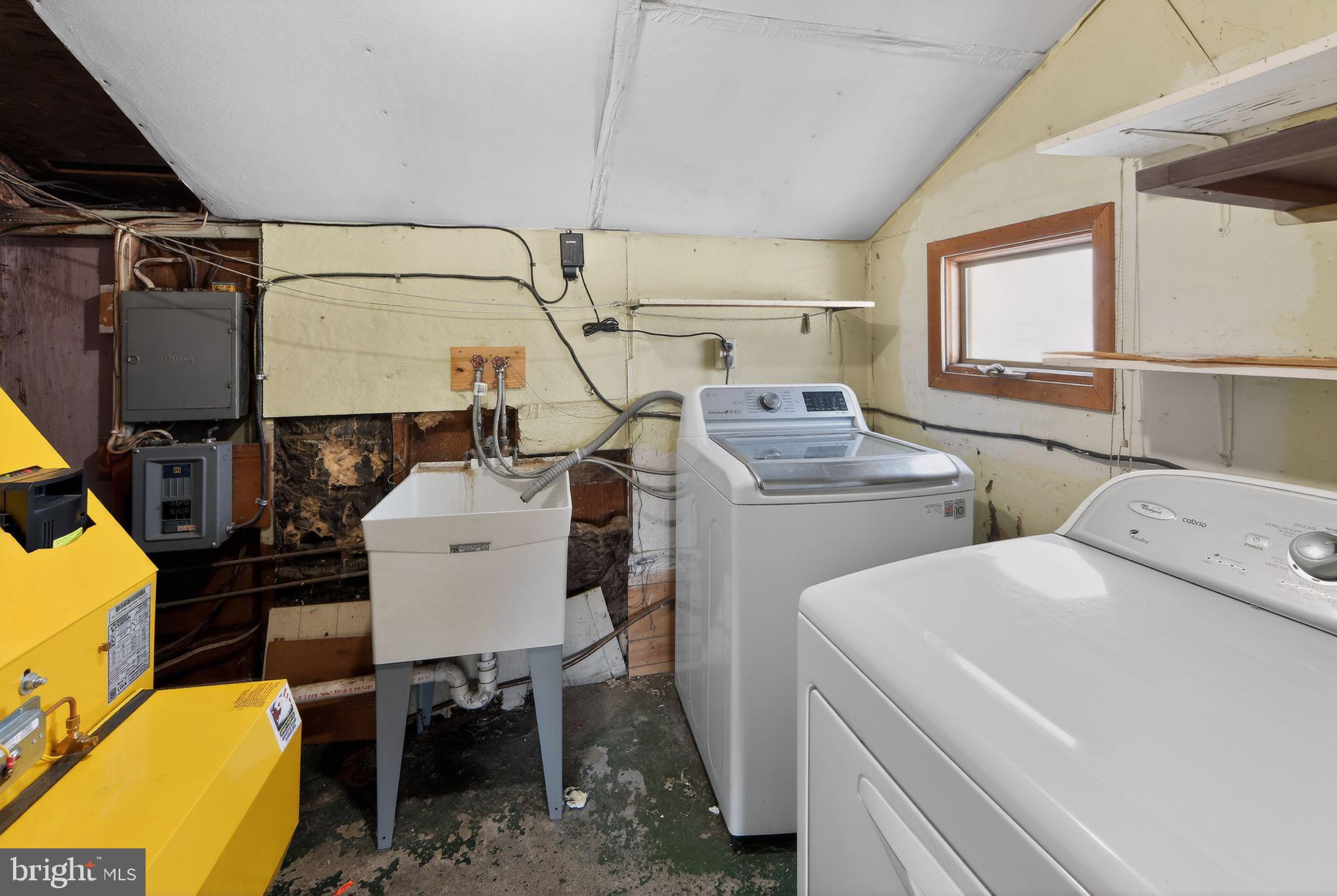 8 Swanson Place Wilmington, DE 19808 - Photo 28 of 35 utility/laundry room