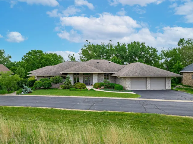 $769,900 | 515 Stone Ridge Lane, Cherry Valley, IL 61016