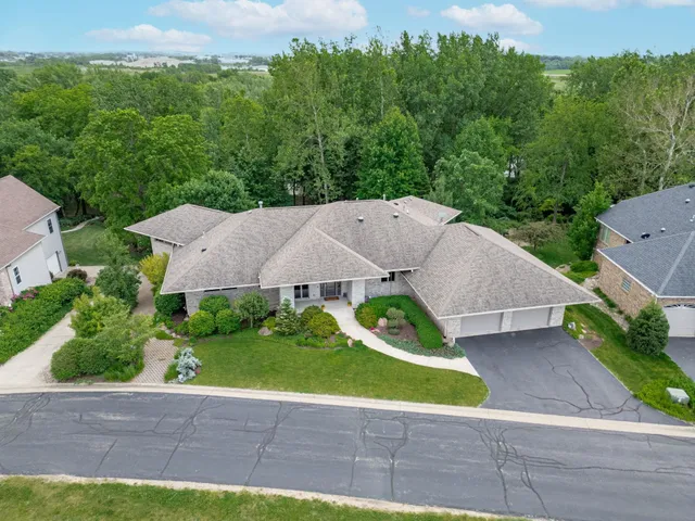 $769,900 | 515 Stone Ridge Lane, Cherry Valley, IL 61016