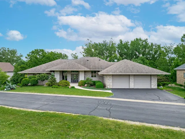 $769,900 | 515 Stone Ridge Lane, Cherry Valley, IL 61016