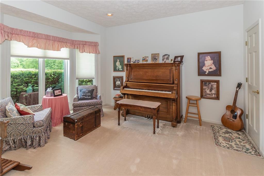 8839 Flynn Road Indianapolis, IN 46113 - Photo 6 of 35