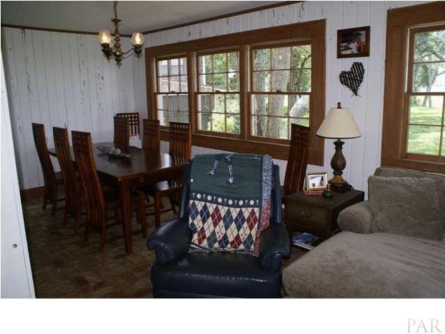 Casual dining area