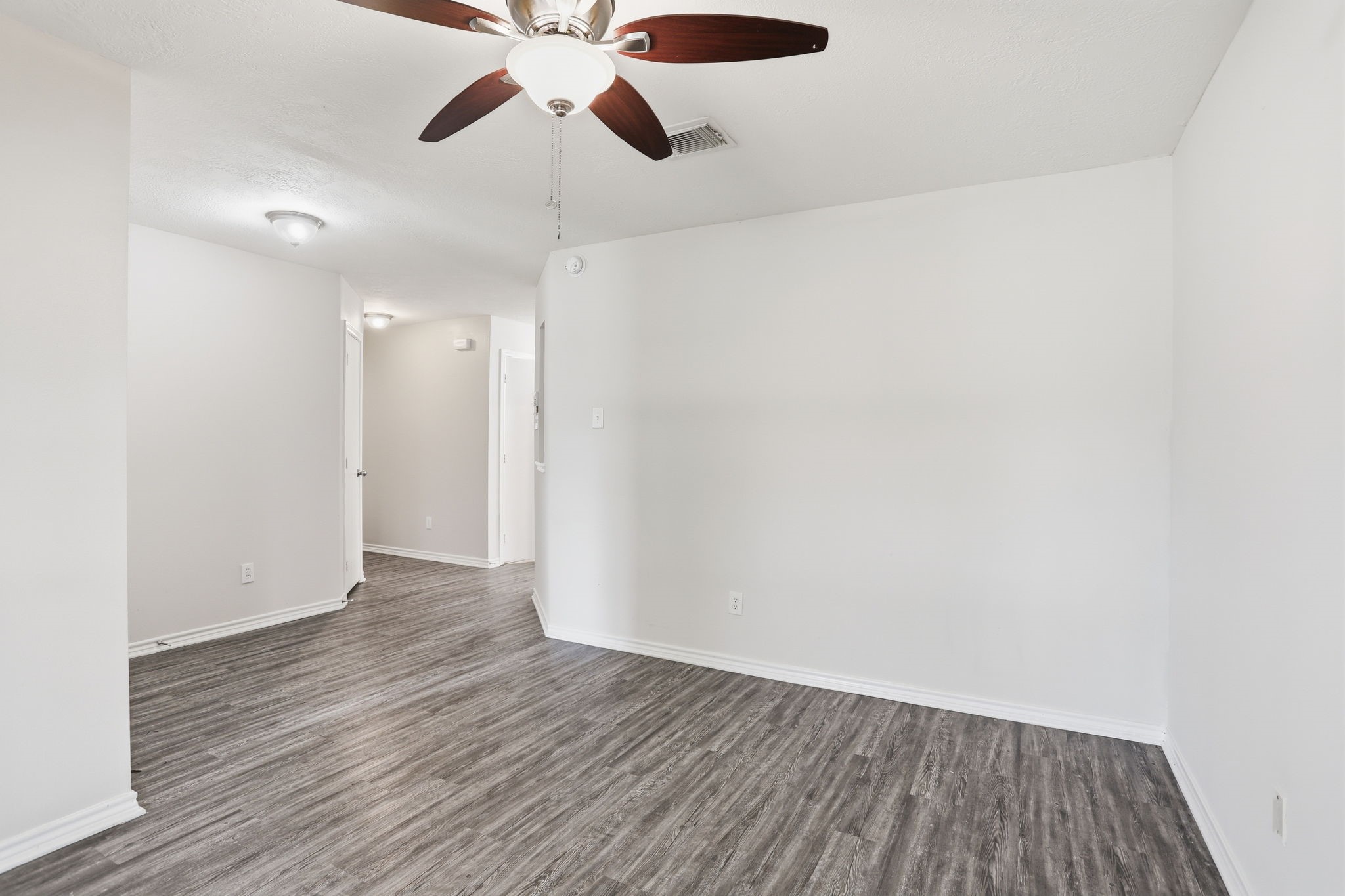 2325 Shady Tree Lane Conroe, TX 77301 - Photo 20 of 46