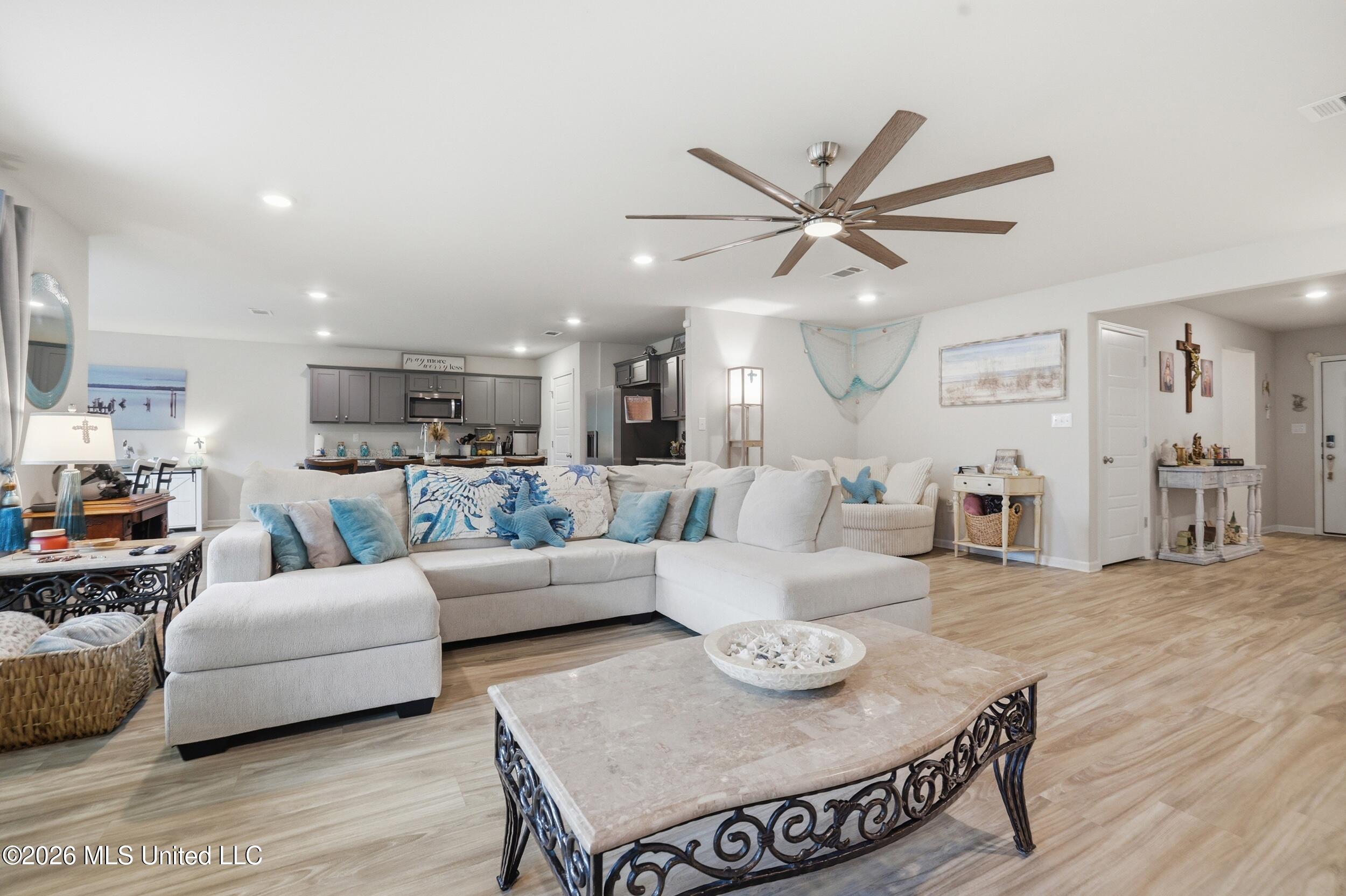 8257 Curry Road Biloxi, MS 39532 - Photo 15 of 49 R6__0946