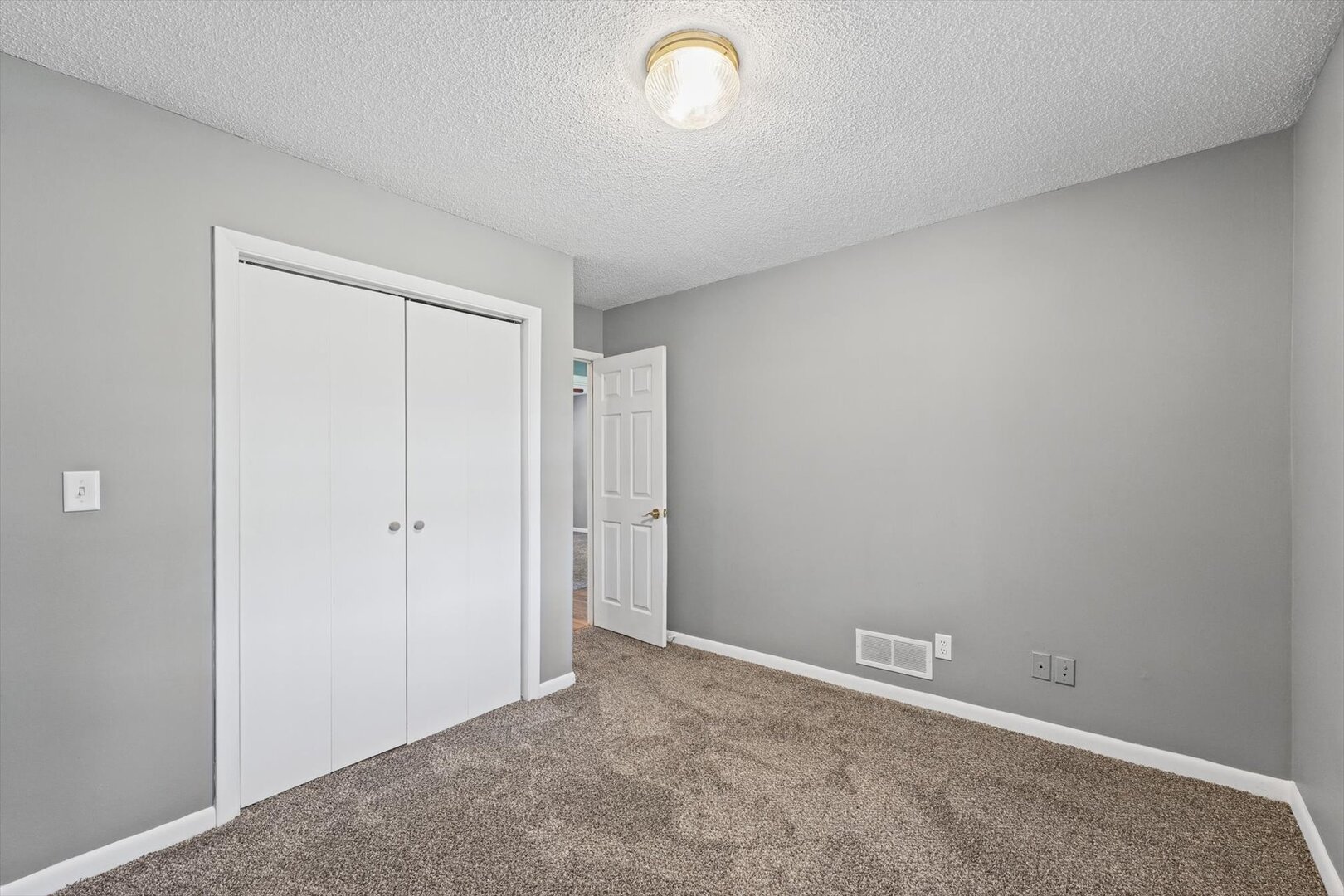 2210 East Perkins Road Urbana, IL 61802 - Photo 24 of 37 Gallery Image 24