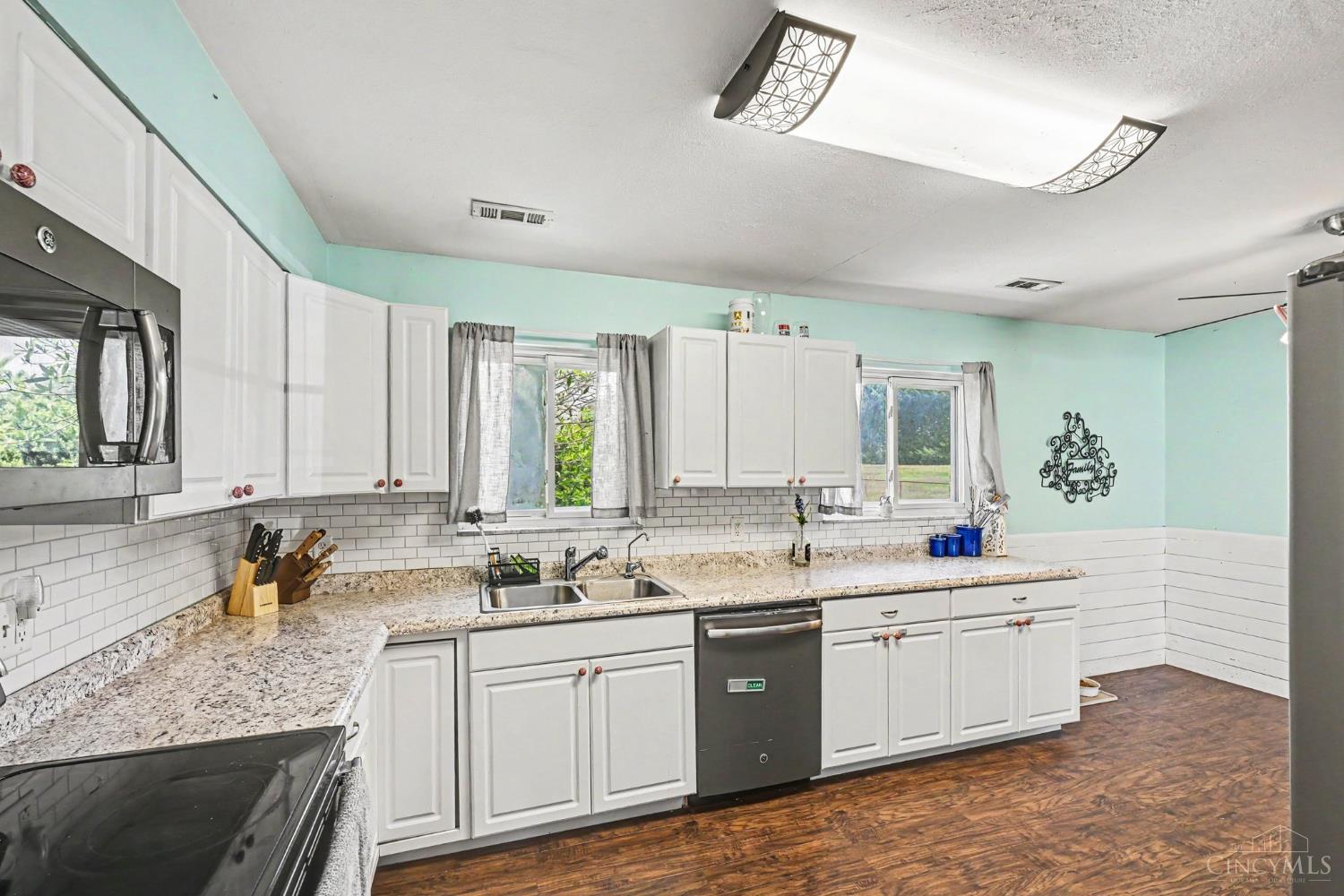 5884 Troy Road Springfield, OH 45502 - Photo 10 of 26