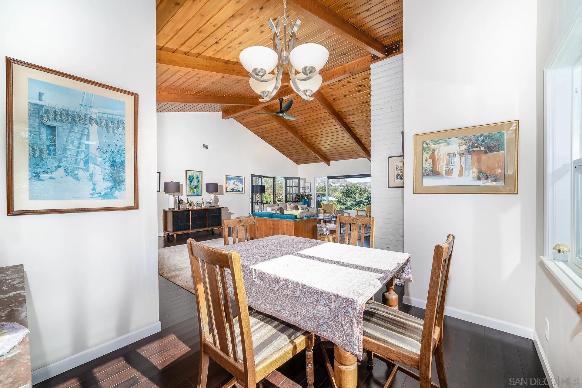 329 Greenview Lane Fallbrook, CA 92028 - Photo 13 of 53 a dining room with furniture and window