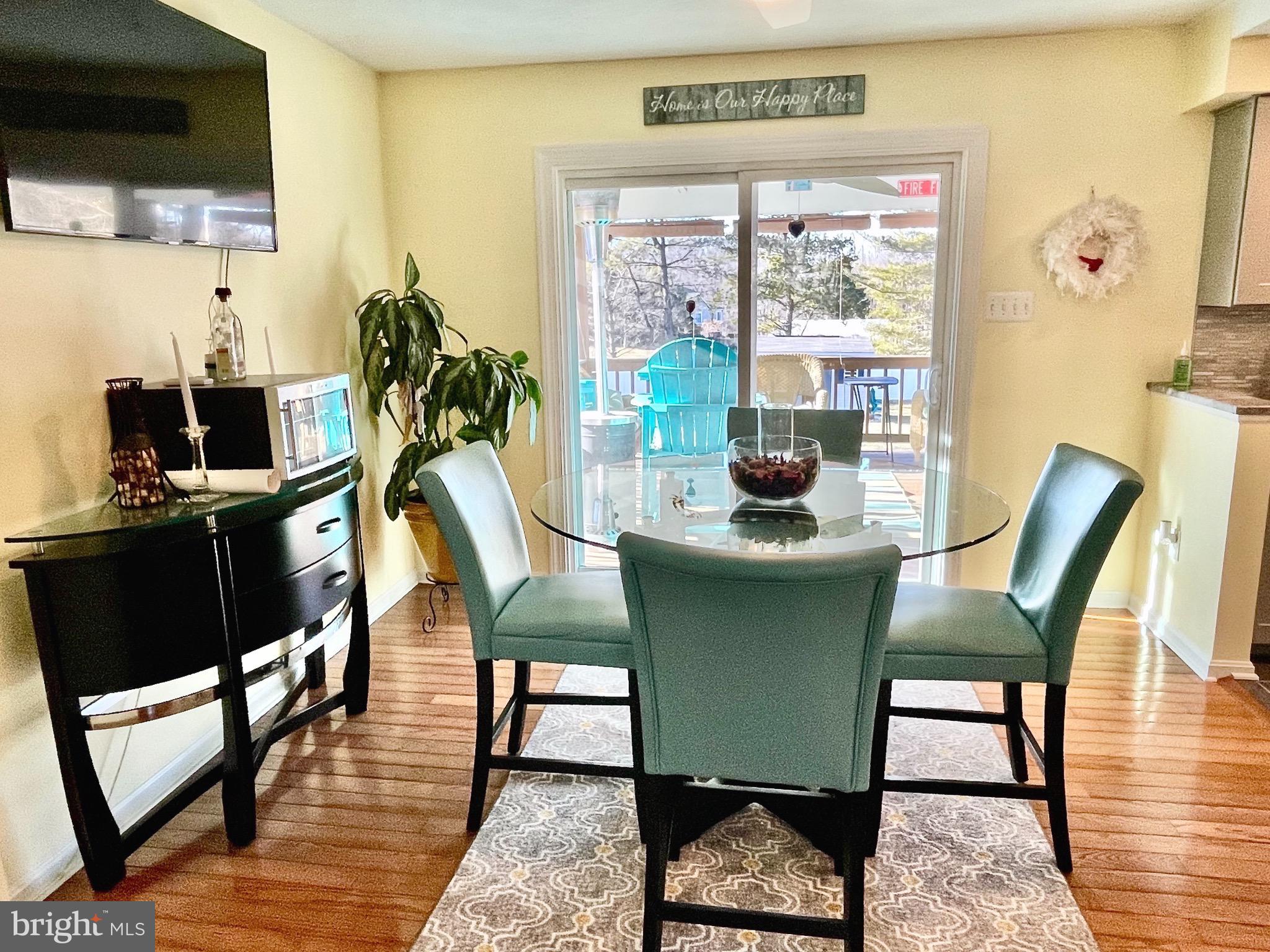 734 North Houcksville Road Hampstead, MD 21074 - Photo 4 of 29 Light-filled dining area