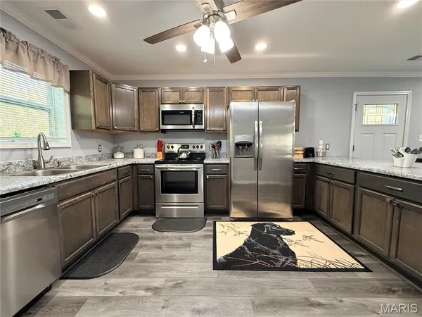 $380,000 | 20830 Highway 142, Neelyville, MO 63954