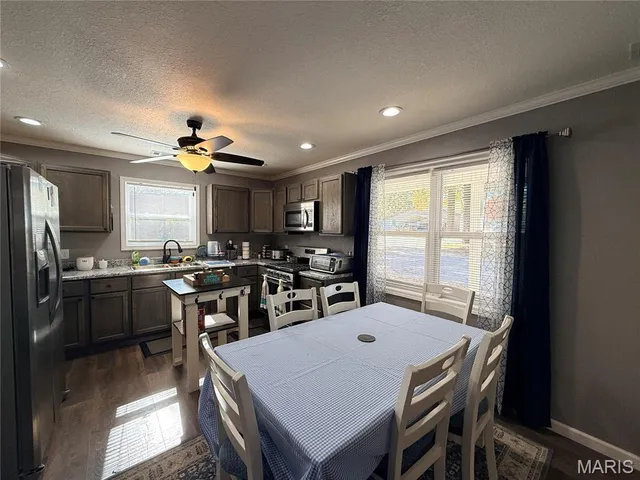 $417,500 | 20830 Highway 142, Neelyville, MO 63954