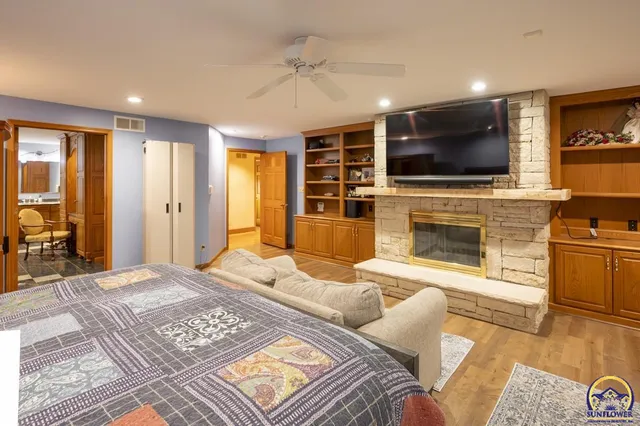 $795,000 | 2859 Southwest MacVicar Avenue, Topeka, KS 66611