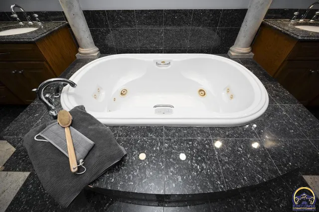 $795,000 | 2859 Southwest MacVicar Avenue, Topeka, KS 66611