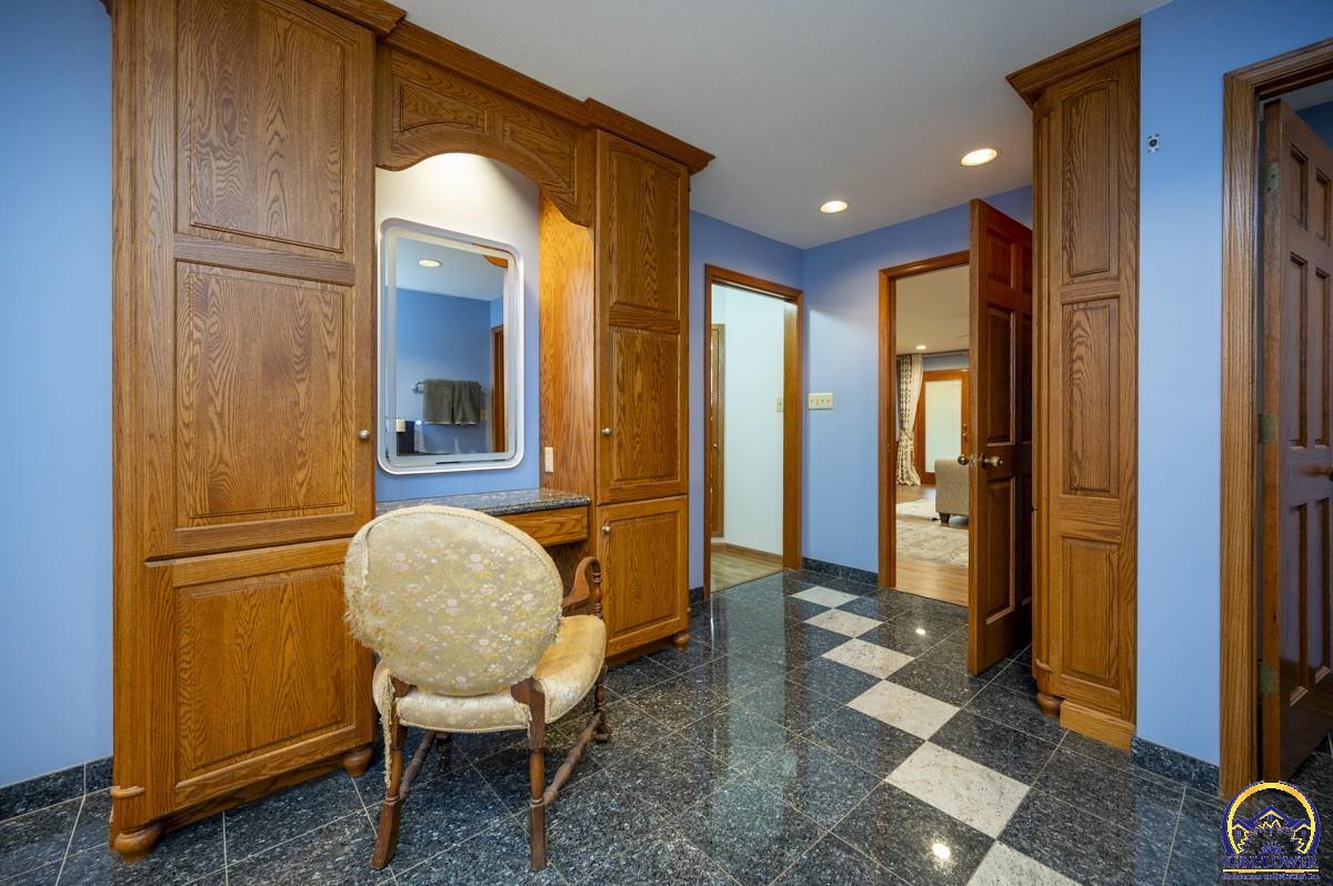 2859 Southwest MacVicar Avenue Topeka, KS 66611 - Photo 20 of 54