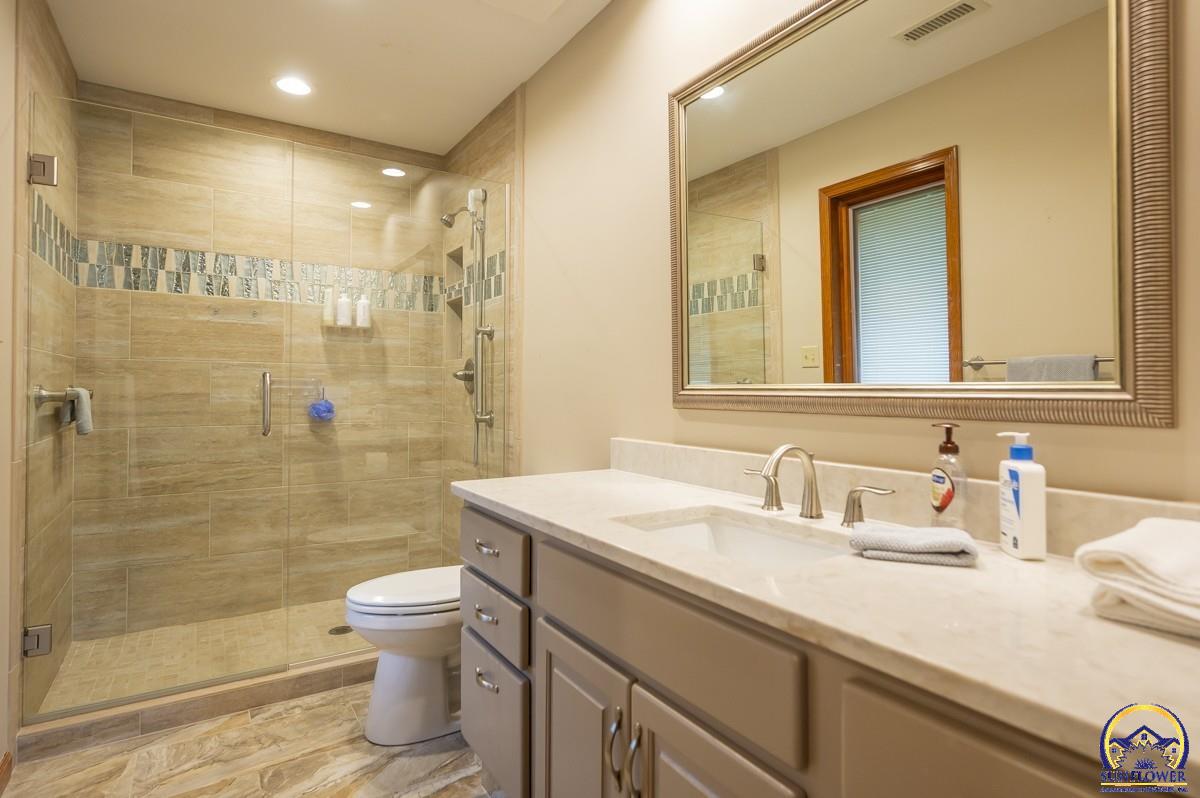 2859 Southwest MacVicar Avenue Topeka, KS 66611 - Photo 23 of 54