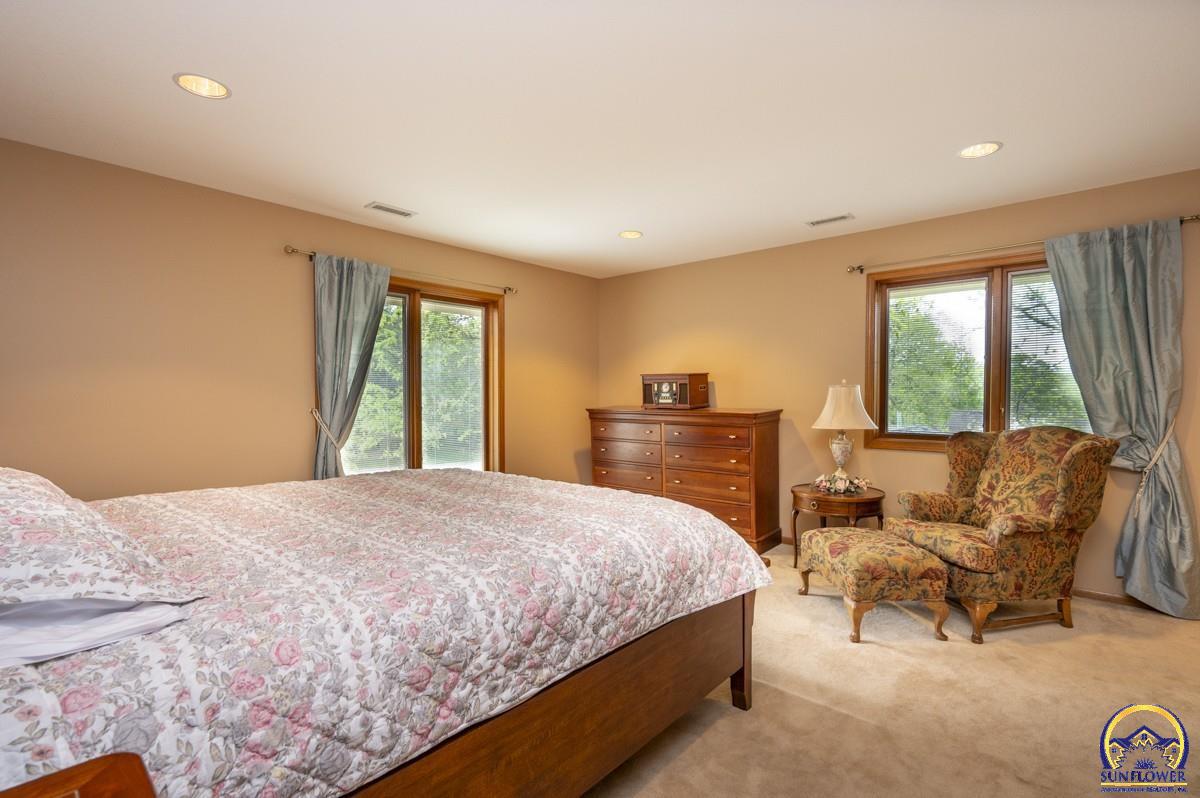 2859 Southwest MacVicar Avenue Topeka, KS 66611 - Photo 24 of 54