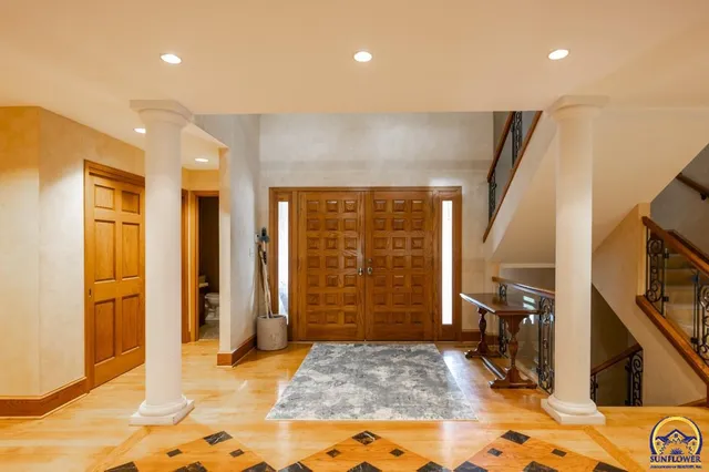 $795,000 | 2859 Southwest MacVicar Avenue, Topeka, KS 66611