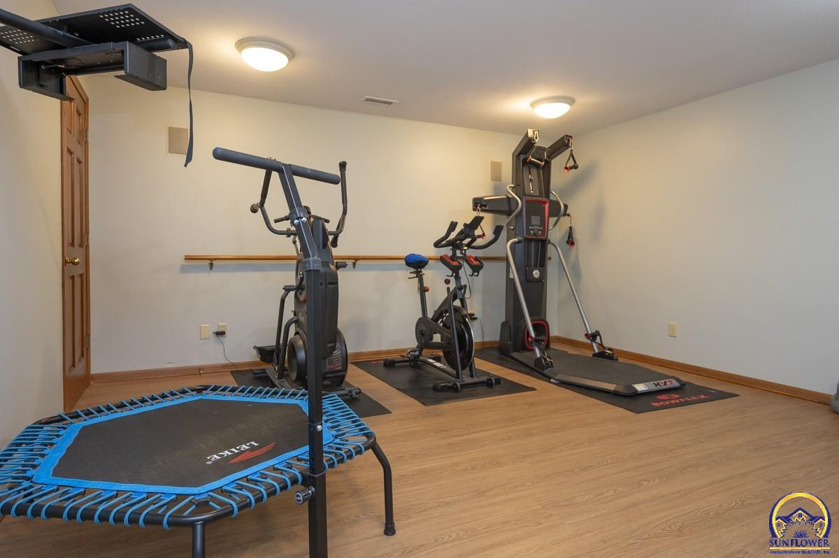 2859 Southwest MacVicar Avenue Topeka, KS 66611 - Photo 37 of 54