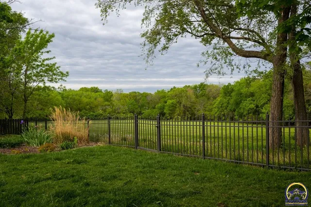 $795,000 | 2859 Southwest MacVicar Avenue, Topeka, KS 66611