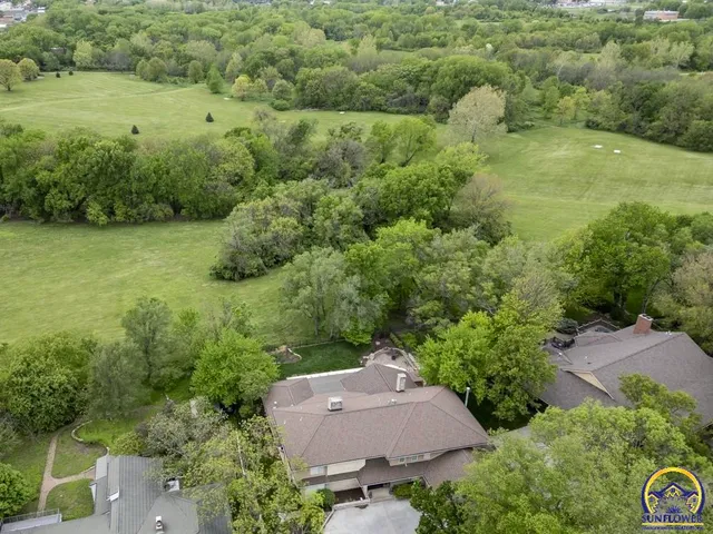 $795,000 | 2859 Southwest MacVicar Avenue, Topeka, KS 66611