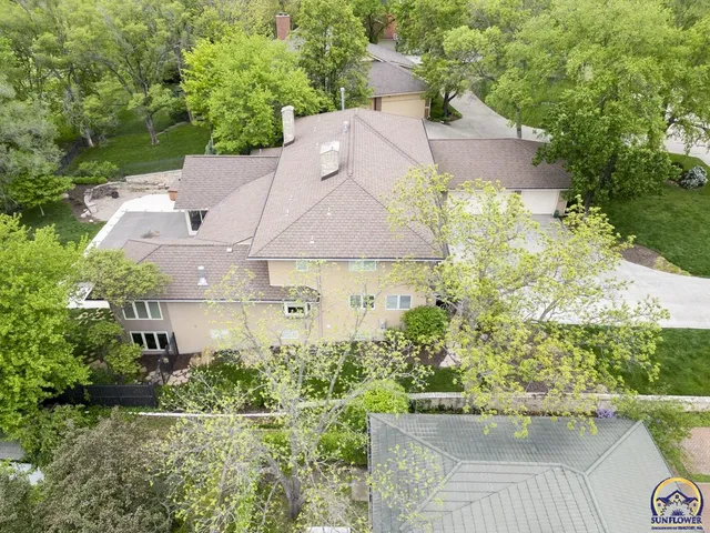 $795,000 | 2859 Southwest MacVicar Avenue, Topeka, KS 66611