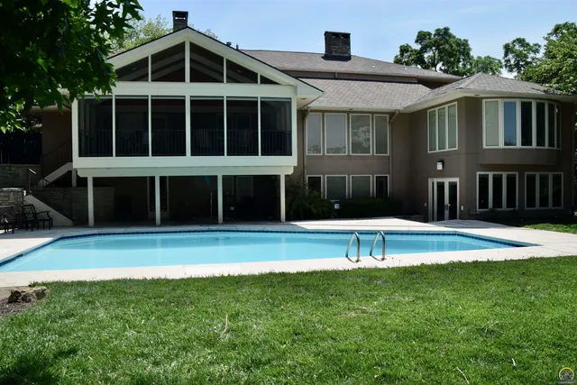 $795,000 | 2859 Southwest MacVicar Avenue, Topeka, KS 66611