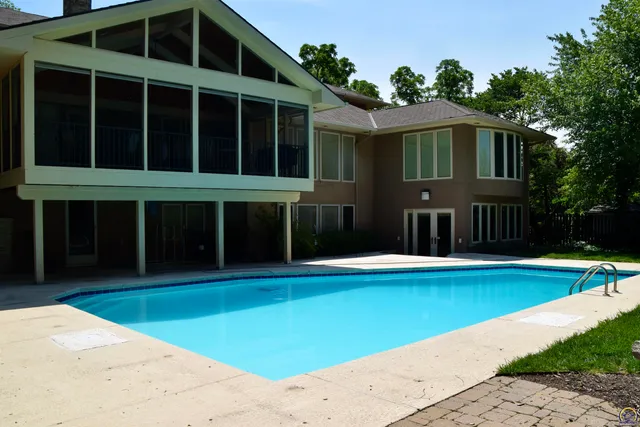 $795,000 | 2859 Southwest MacVicar Avenue, Topeka, KS 66611