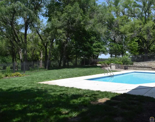 $795,000 | 2859 Southwest MacVicar Avenue, Topeka, KS 66611