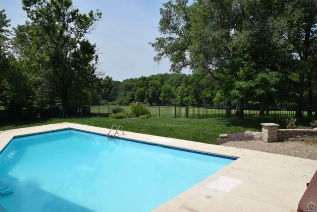 $795,000 | 2859 Southwest MacVicar Avenue, Topeka, KS 66611