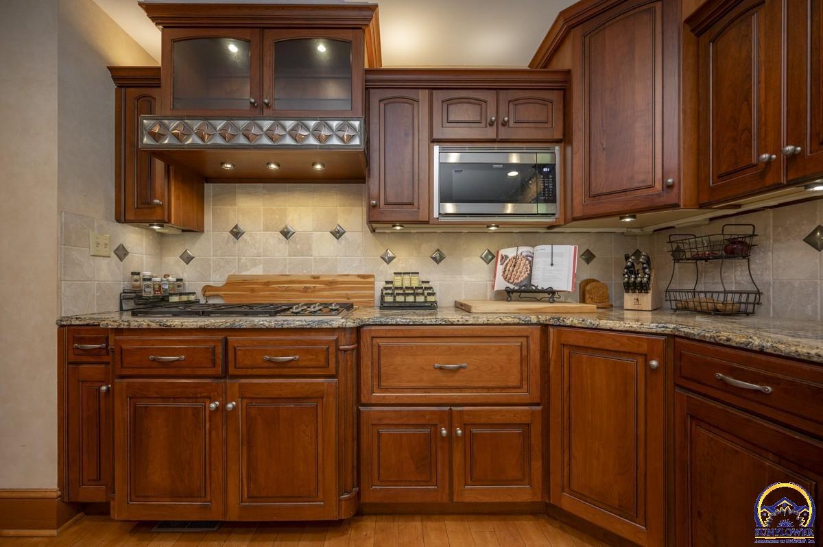 2859 Southwest MacVicar Avenue Topeka, KS 66611 - Photo 6 of 54