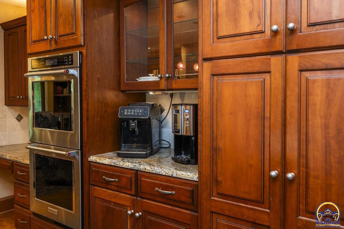 2859 Southwest MacVicar Avenue Topeka, KS 66611 - Photo 8 of 54