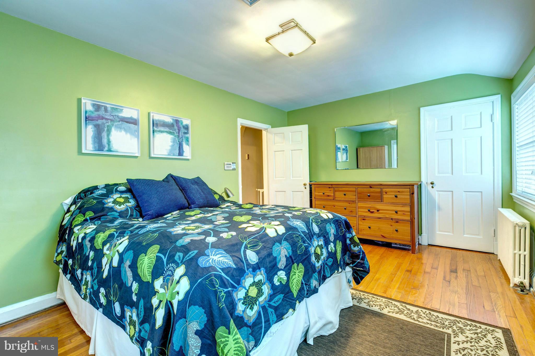 404 Croydon Road Baltimore, MD 21212 - Photo 17 of 30 Relaxing Master Bedroom
