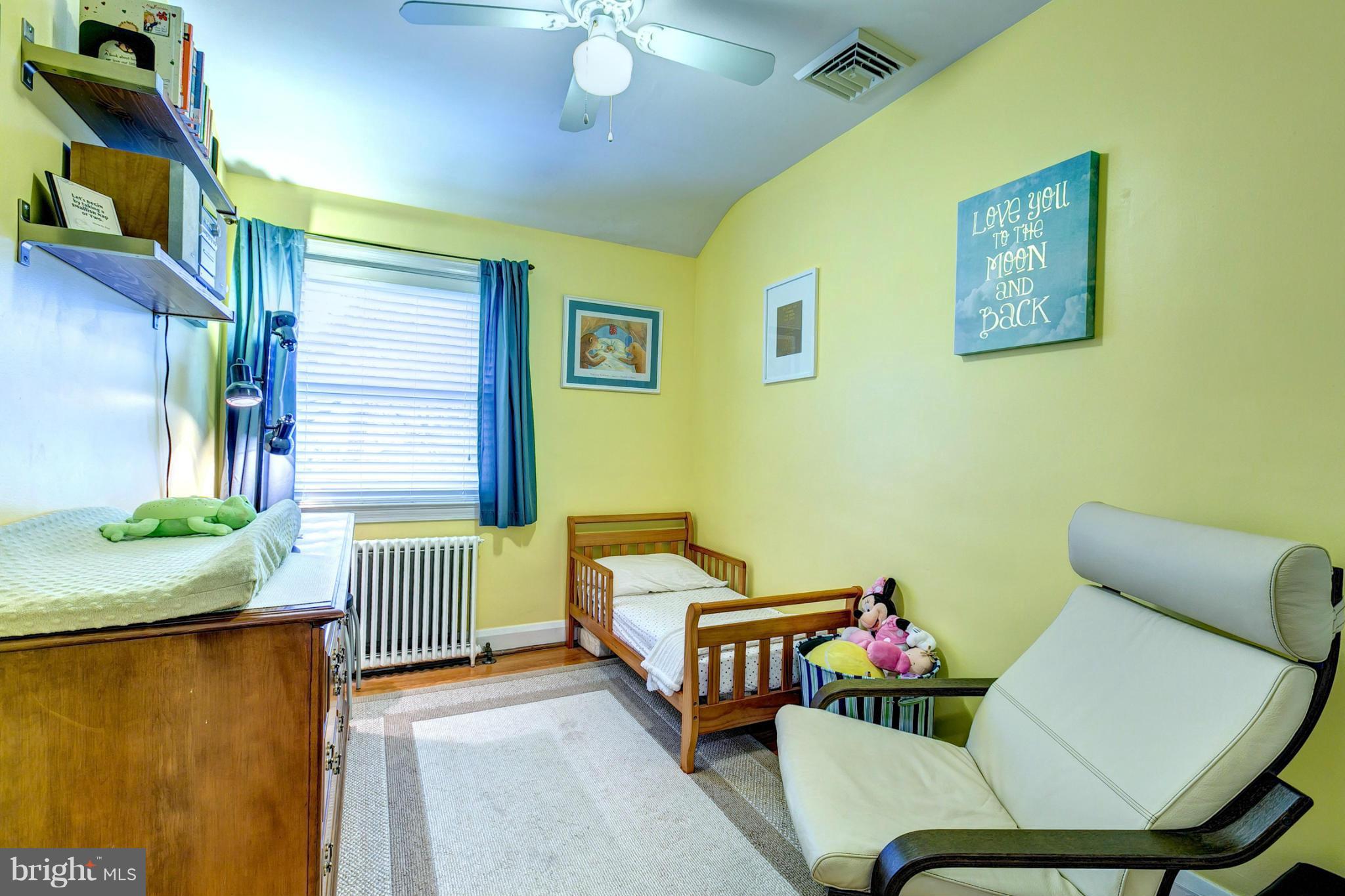 404 Croydon Road Baltimore, MD 21212 - Photo 20 of 30 Warm and Inviting Bedroom