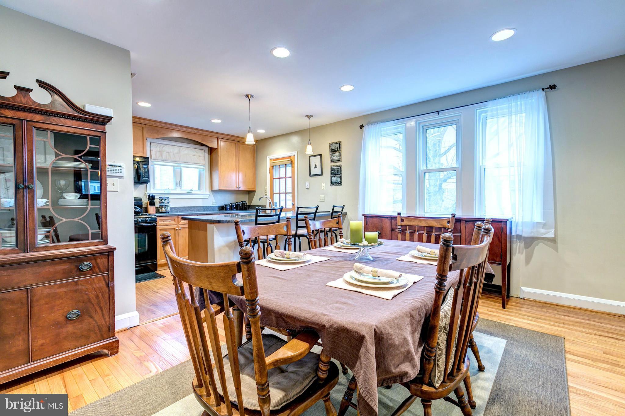 404 Croydon Road Baltimore, MD 21212 - Photo 8 of 30 Dining Room Bathed in Sunlight