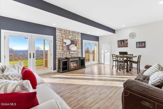 $774,000 | 30 Stone Arabia Drive, Troy, NY 12180