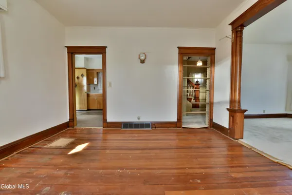 $177,500 | 2 East Decker Street, Johnstown, NY 12095